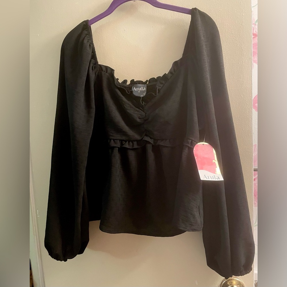 Arula Textured Black Babydoll Top
SIZE 1X = 14/16 **NEW WITH TAGS!** - Picture 2 of 12